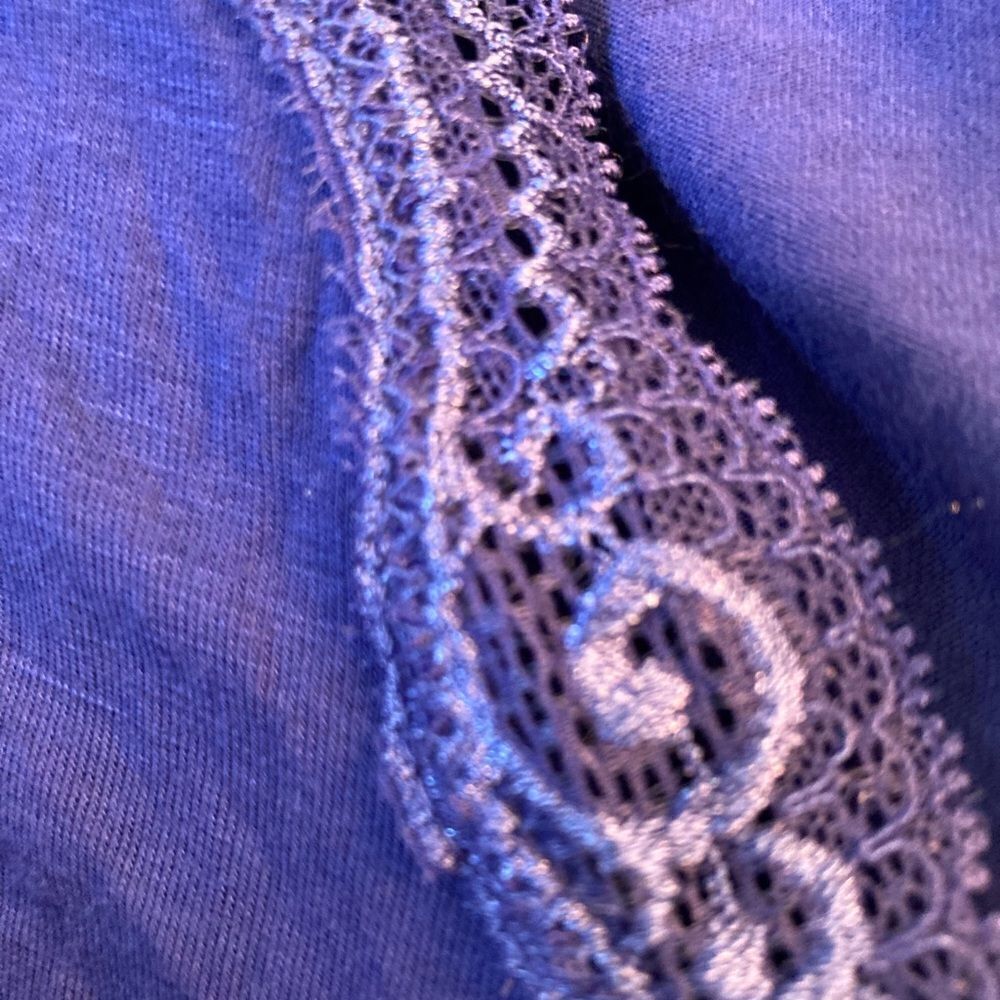 Ambrielle NWT stretch w/ short flutter sleeve lace trim “keeps you cool” - Picture 5 of 7